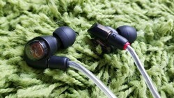 Audio-Technica ATH-E70 Kulak içi in-ear Monitör Kulaklık - 4